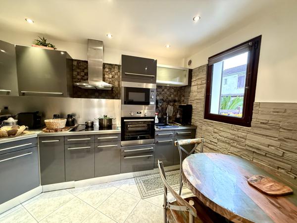 Bondy (93140) Maison avec jardin et garage