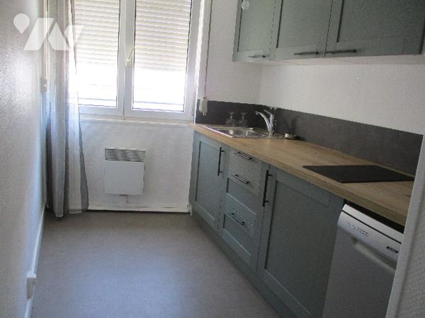 MAISON  divisée en 2 appartements