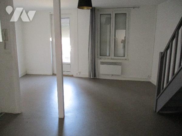 MAISON  divisée en 2 appartements