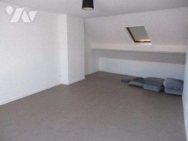 MAISON  divisée en 2 appartements