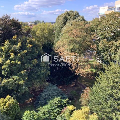 A proximité du centre ville de Douai , 3 chambres , parking en sous sol