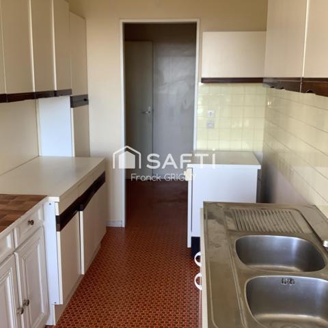 A proximité du centre ville de Douai , 3 chambres , parking en sous sol