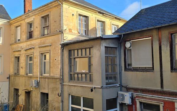 Immeuble à vendre    6 pièces •  Bernay
