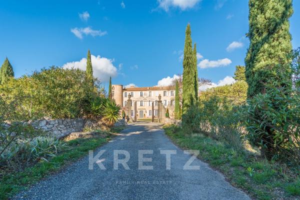 Château d’exception en Languedoc — domaine historique et raffiné