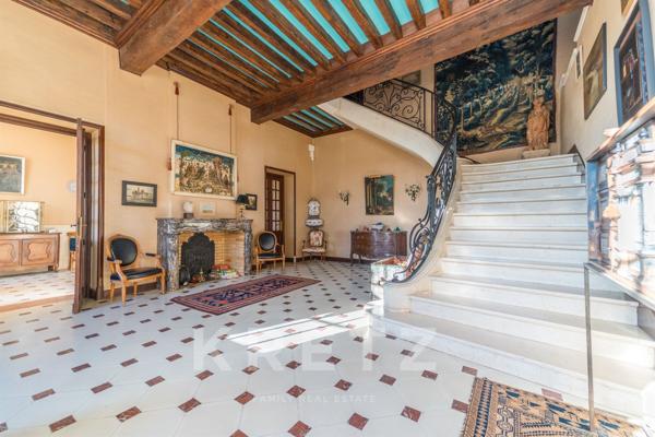 Château d’exception en Languedoc — domaine historique et raffiné