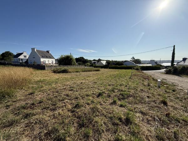 Audierne – Emplacement Idéal Vue Mer & Plage à Pied pour ce Terrain Constructible de 810 m²