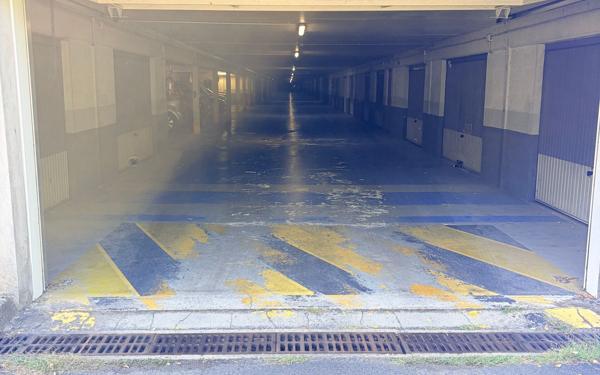 Stationnement à louer
