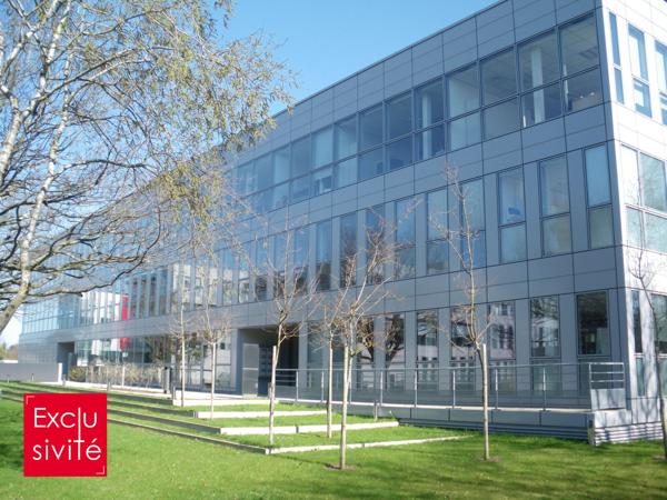 Location bureaux à Saint-Herblain avec parking privatif proche commerces