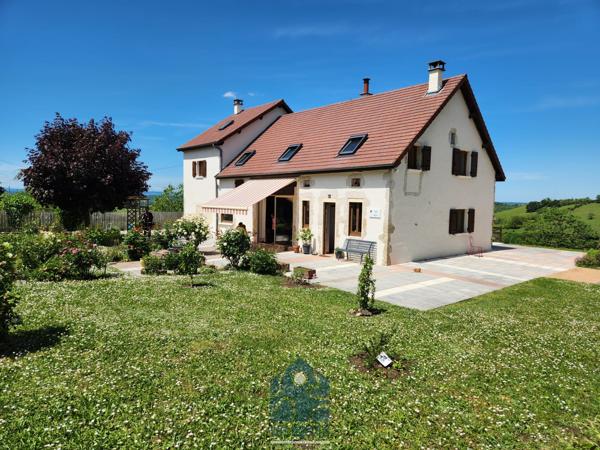 Villa avec vue imprenable sur Billy, parc arboré, terrasses, parkings, cave et garage