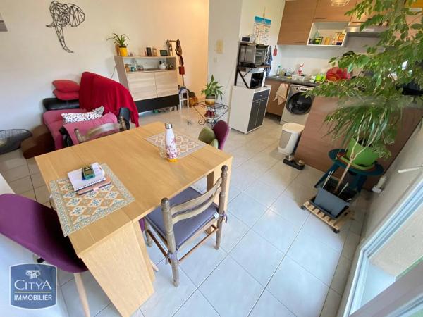 Appartement à louer 3 pièces 53.02m² Saint-Michel (16470)
