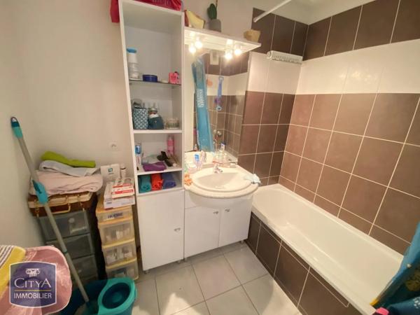 Appartement à louer 3 pièces 53.02m² Saint-Michel (16470)