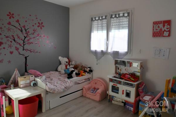 Maison récente RT2012 à étage de 92 m², 3 chambres, jardin clos Saint-Léger-les-Vignes (44710)