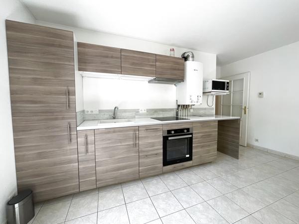 Montigny-le-Bretonneux (78180) Appartement 3 pièces 65m² utiles - Terrasse 25m² - Quartier du Pas du Lac Montigny le Bretonneux