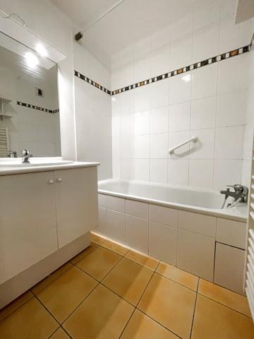 Montigny-le-Bretonneux (78180) Appartement 3 pièces 65m² utiles - Terrasse 25m² - Quartier du Pas du Lac Montigny le Bretonneux