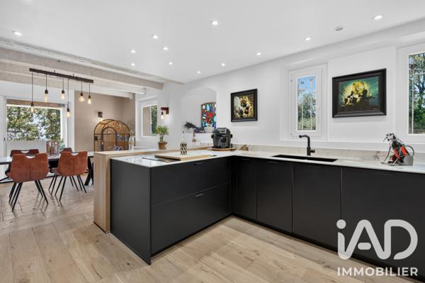Maison à vendre 6 pièces 165 m² Saint-Jeannet