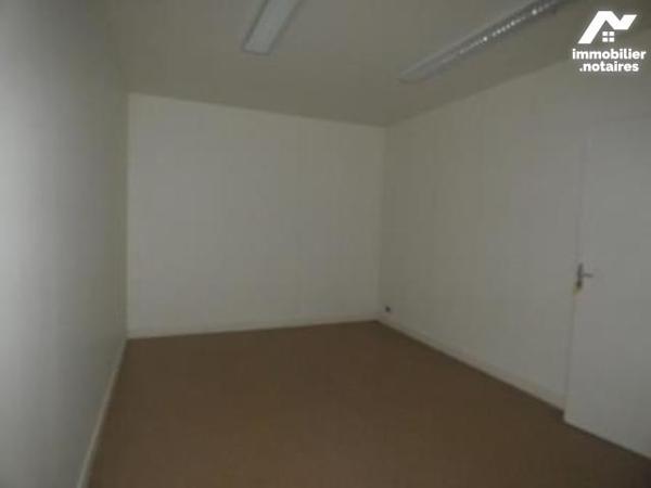 ORBEC - CENTRE VILLE - LOCAL PROFESSIONNEL de 188 m2 env. possibilité réhabiliter en habitation