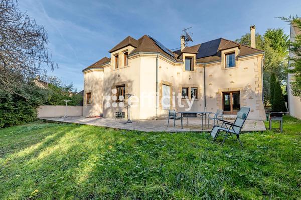 Maison 9 pièces - 230 m² Exclusivité efficity