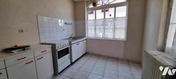 LA GUERCHE DE BGNE - Plein-centre - Maison avec garage