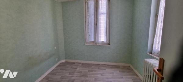 LA GUERCHE DE BGNE - Plein-centre - Maison avec garage