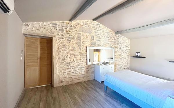 Maison à vendre    8 pièces •  Uchaud