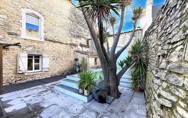 Maison à vendre    8 pièces •  Uchaud