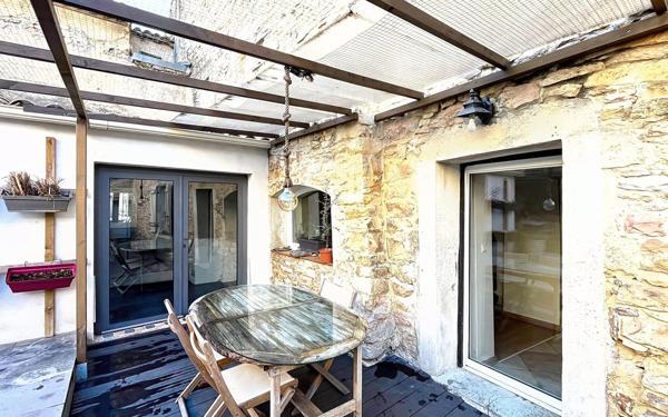 Maison à vendre    8 pièces •  Uchaud