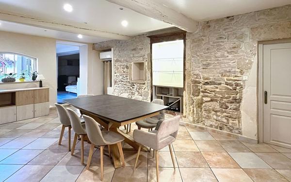 Maison à vendre    8 pièces •  Uchaud