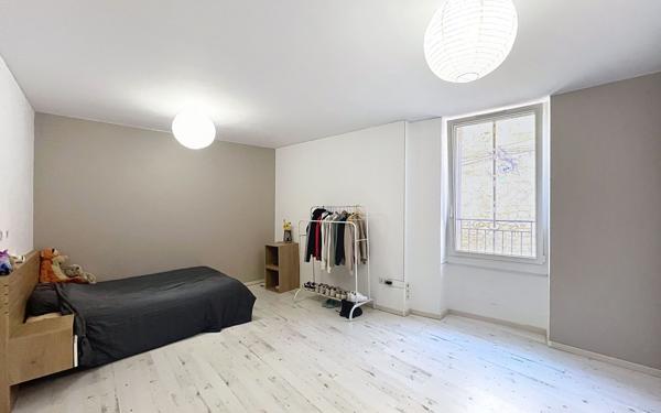 Maison à vendre    8 pièces •  Uchaud