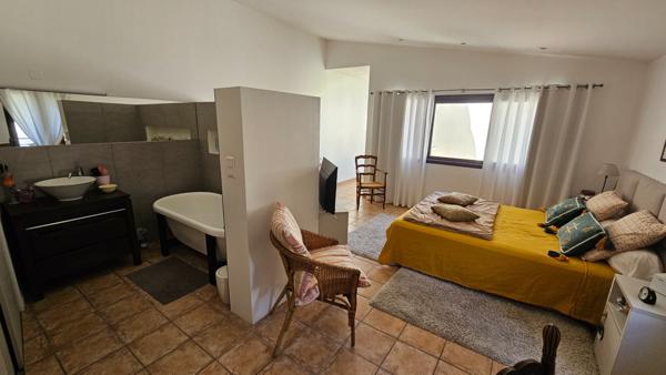 Maison Nimes 5 pièce(s) 145.57m²