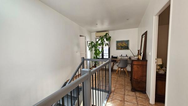 Maison Nimes 5 pièce(s) 145.57m²