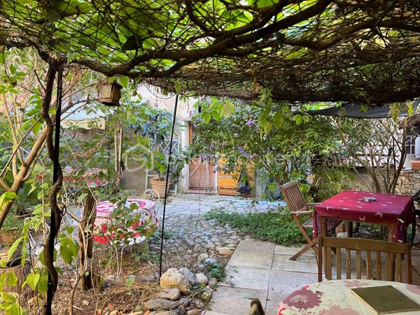 Maison ancienne de 383 m²