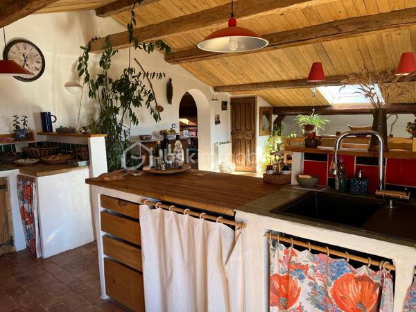 Maison ancienne de 383 m²