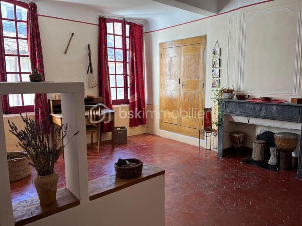 Maison ancienne de 383 m²