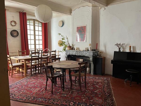 Maison ancienne de 383 m²