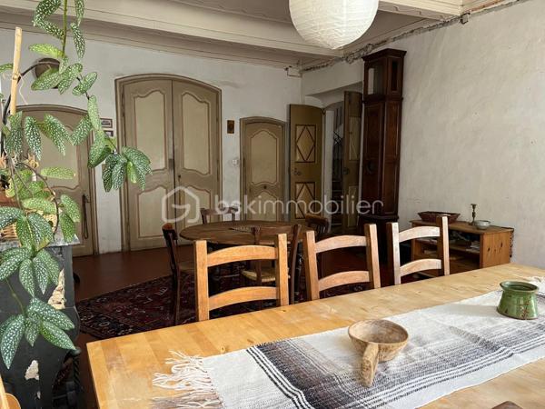 Maison ancienne de 383 m²