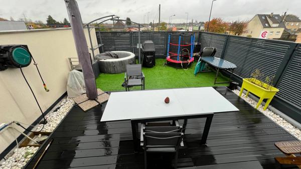 Immeuble à vendre    5 pièces • 127,30 m2 Bétheny