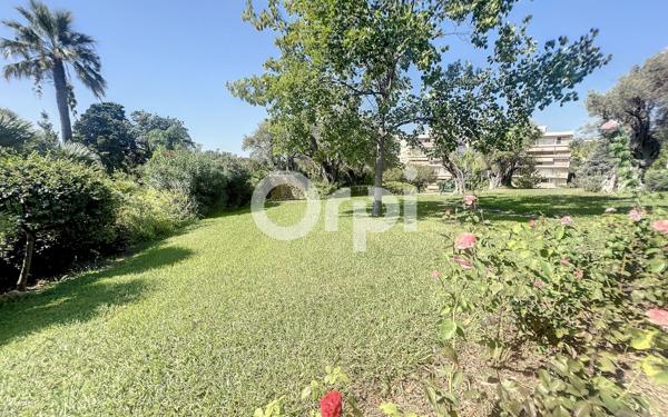 Appartement à vendre    3 pièces • 71,80 m2 Antibes