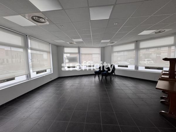 Local Commercial 12 pièces - 196 m²