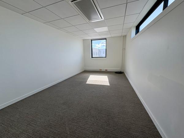 A LOUER BUREAUX 390 M2 MARGNY LES COMPIEGNE