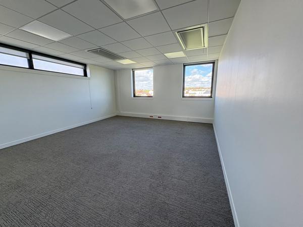 A LOUER BUREAUX 390 M2 MARGNY LES COMPIEGNE