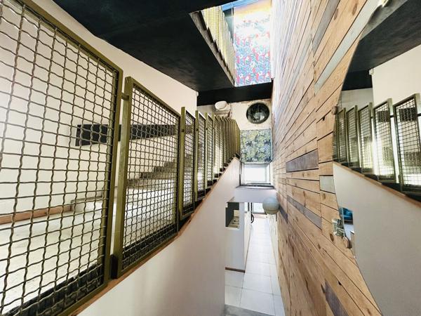 Maison d'architecte à vendre à Bordeaux Caudéran - Bureaux avec volumes modulables