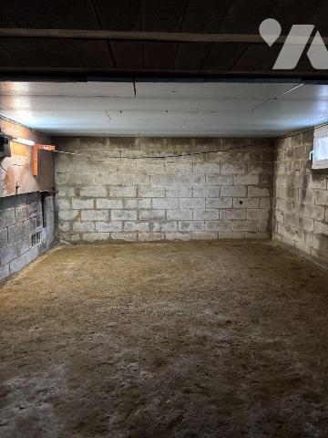 ERNEE, Proche des commerces, Maison de plain-pied de 76 m² comprenant entrée avec placard, cuis...