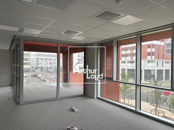 Bureaux neufs à louer à Toulouse avec terrasses privatives et accès facile
