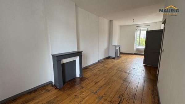 Maison de ville avec 2 chambres, un bureau ou dressing et jardin