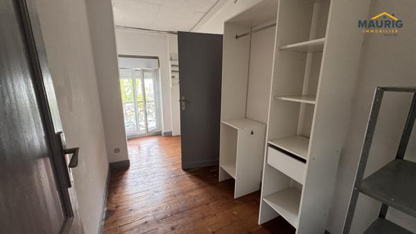 Maison de ville avec 2 chambres, un bureau ou dressing et jardin