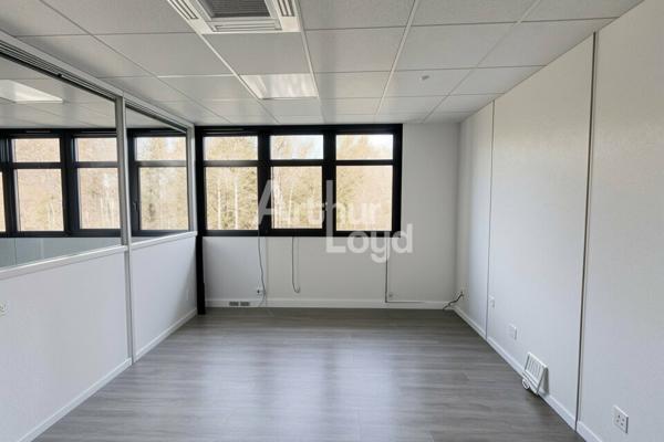 À LOUER – BUREAU DE 51m2 À TECHNOLAC