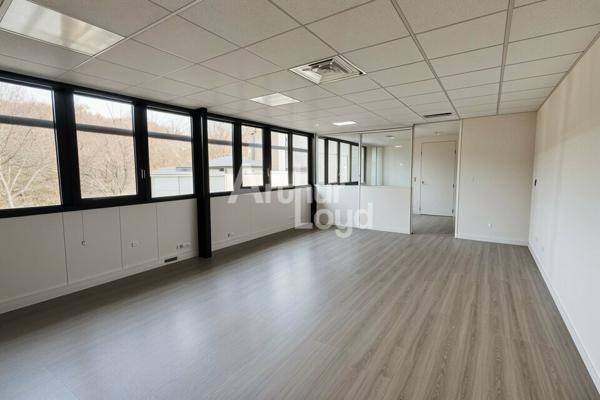 À LOUER – BUREAU DE 51m2 À TECHNOLAC