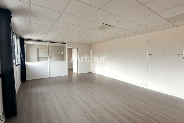 À LOUER – BUREAU DE 51m2 À TECHNOLAC