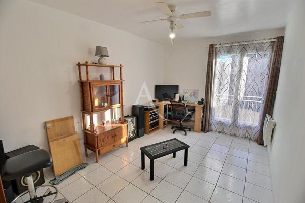 VILLA PLAIN PIED 4 FACES AVEC 3 CHAMBRES ET GARAGE