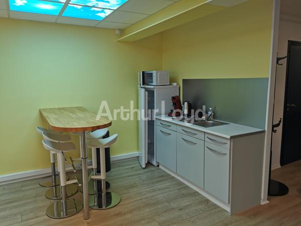 Bureaux à vendre à Marly lumineux avec parkings et rénovation récente